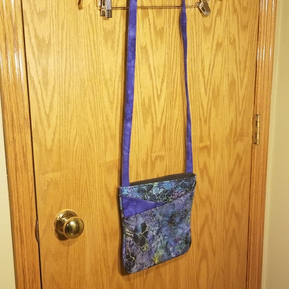 Handmade Batik Purse - Picture 6 of 6